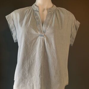 Evereve Women's light denim Top